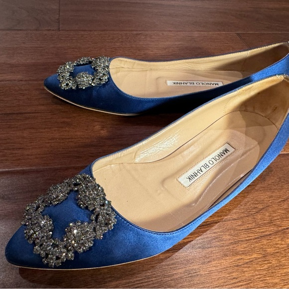Manolo Blahnik Hangisiflat Blue Satin Jewel Buckle - Picture 3 of 8
